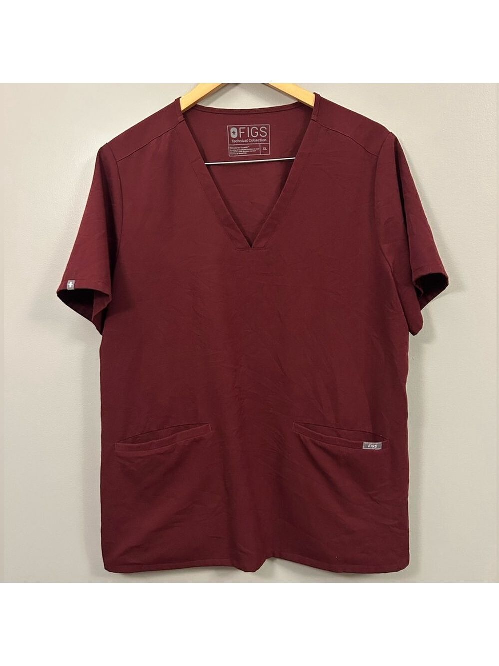 Figs Men’s Technical Wear Deep Red Scrubs V-Neck Shirt XL